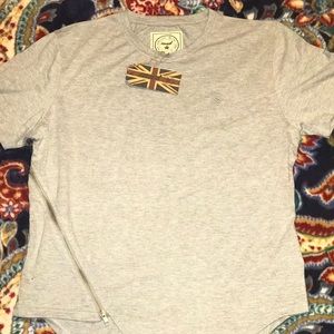 Soul sports top with zipper on bottom right